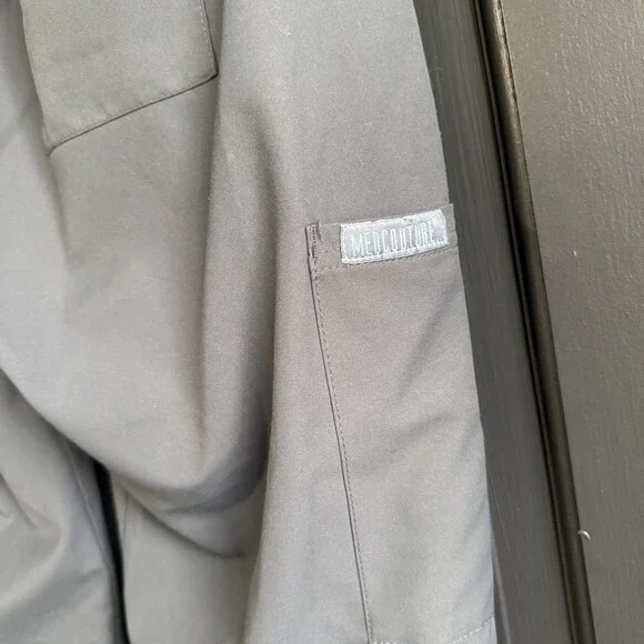 Med Couture Insight Gray Jogger Scrubs Medium Petite Pants EUC - Picture 9 of 10